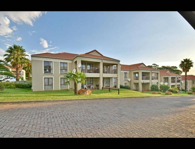 2 BEDROOM APARTMENT FOR SALE IN OAKDENE